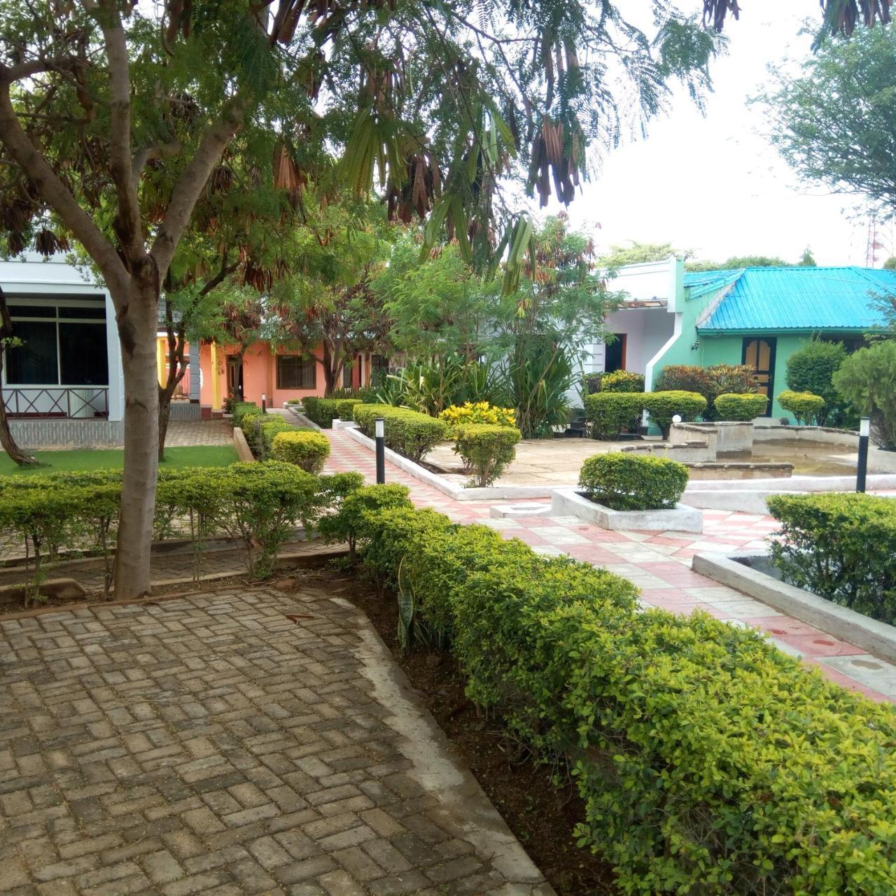 Royal Village Hotel Dodoma Extérieur photo
